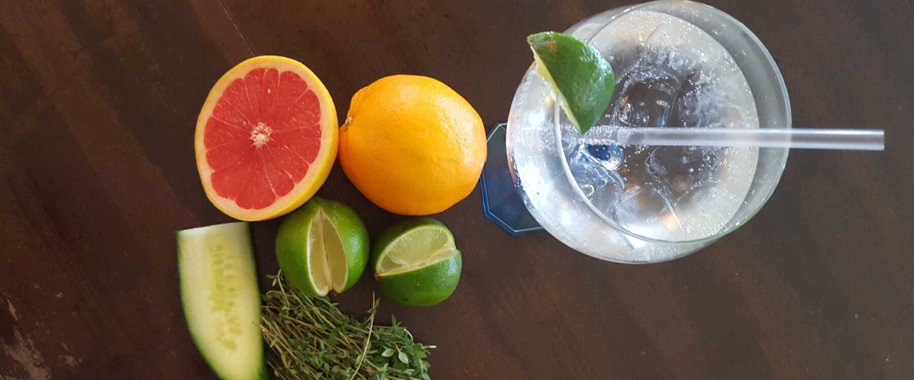 Gin-tonic met grapefruit, sinaasappel en limoen